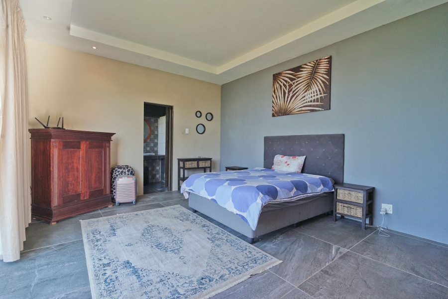 8 Bedroom Property for Sale in Winterstrand Eastern Cape